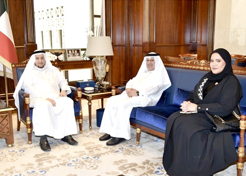 <p>Kuwaiti Deputy Prime Minister and Minister of State for Cabinet Affairs Shereeda Abdulla Saad Al Maousherji received Bahraini Ambassador to Kuwait Salah Ali Al Maliki.</p>
<p>The two sides reviewed the longstanding relations between the two countries and ways to further strengthen bilateral co-operation in line with the directives of His Majesty King Hamad and Kuwaiti Amir Shaikh Mishal Al Ahmad Al Jaber Al Sabah, in support of the shared interests of the two countries and peoples.</p>
<p>The meeting also included an exchange of views on current regional developments and the efforts undertaken by the GCC countries to continue joint co-ordination in support of regional security and stability.</p>